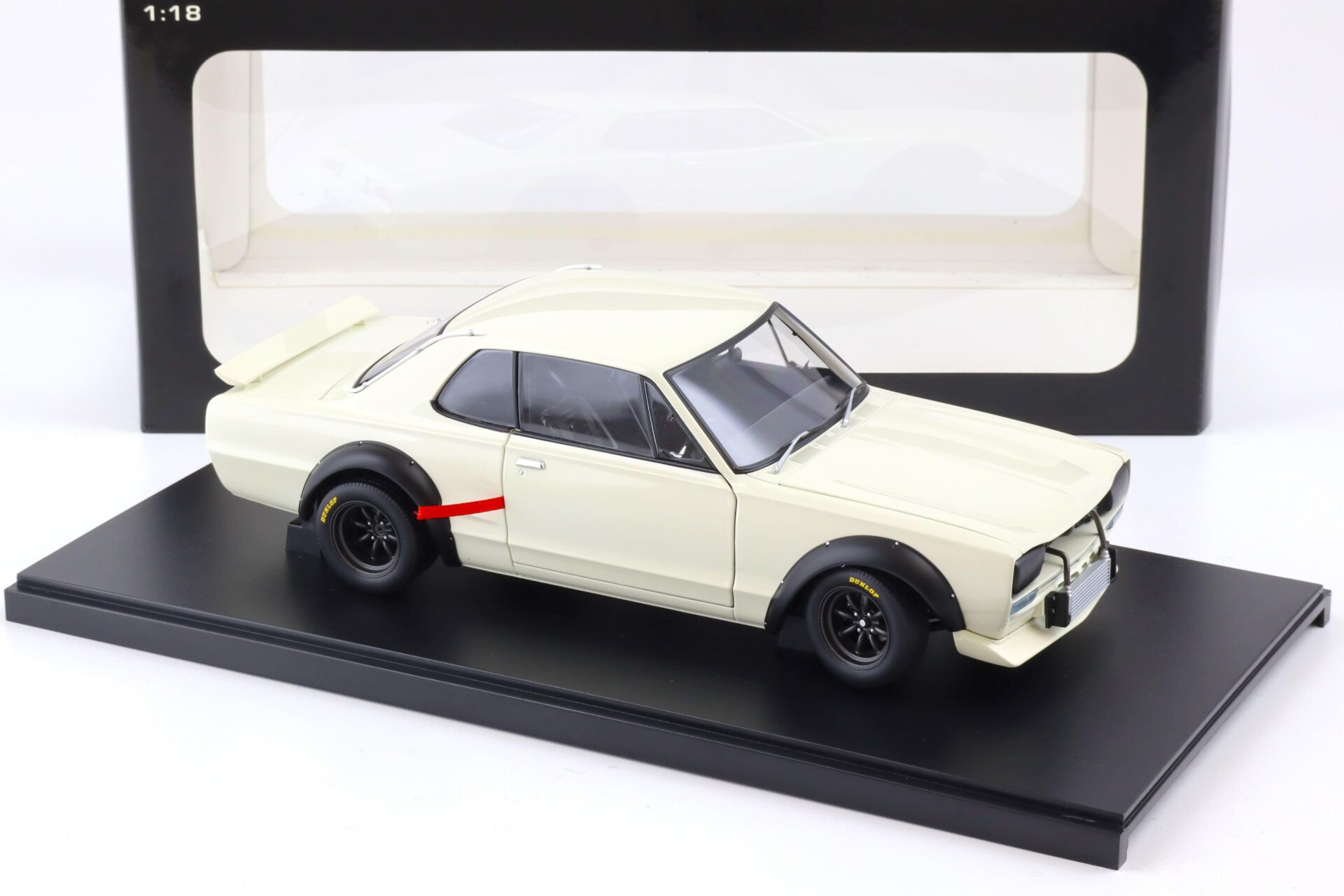 1:18 AUTOart Nissan Skyline GT-R (KPGC-10) Racing 1972 white