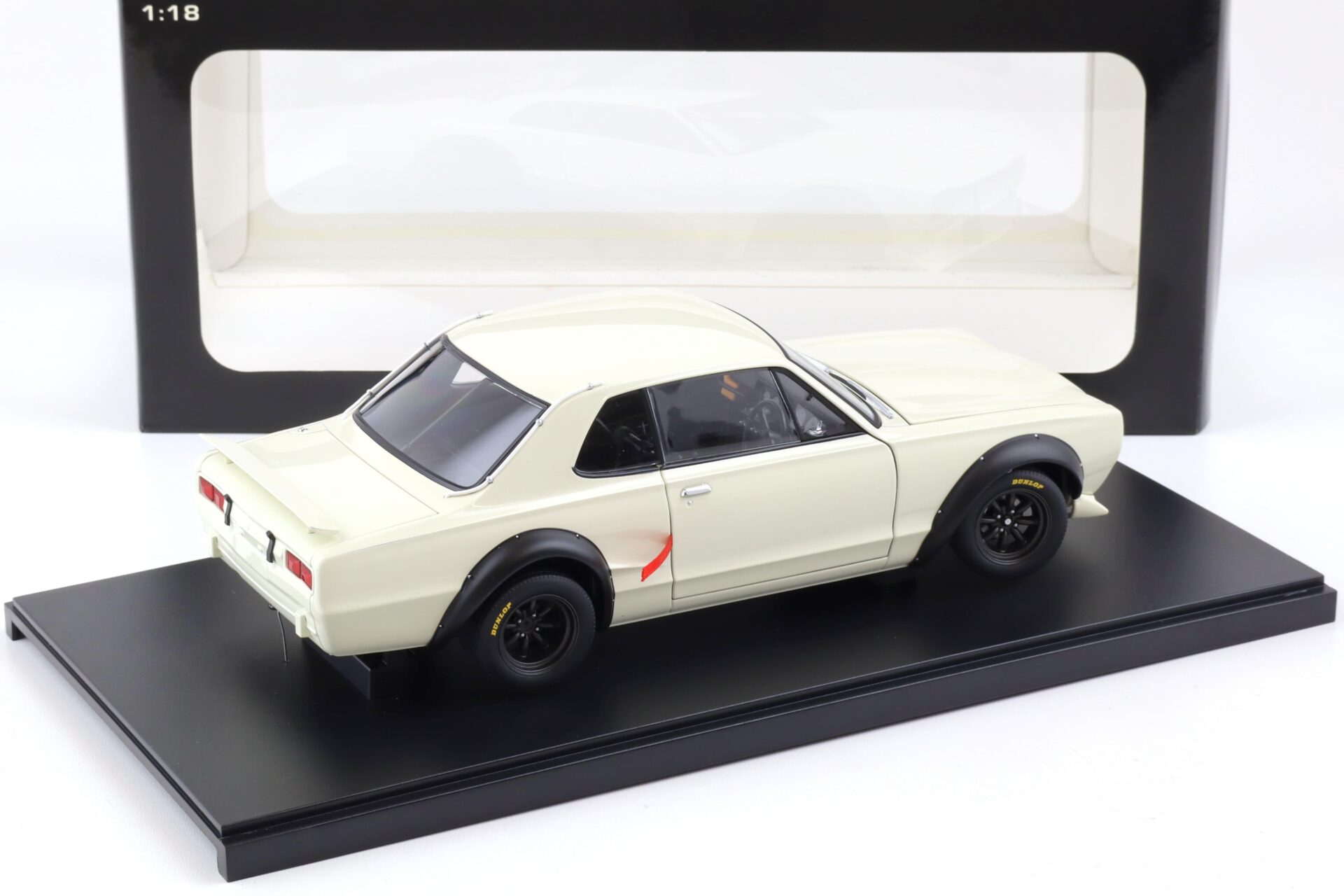 1:18 AUTOart Nissan Skyline GT-R (KPGC-10) Racing 1972 white