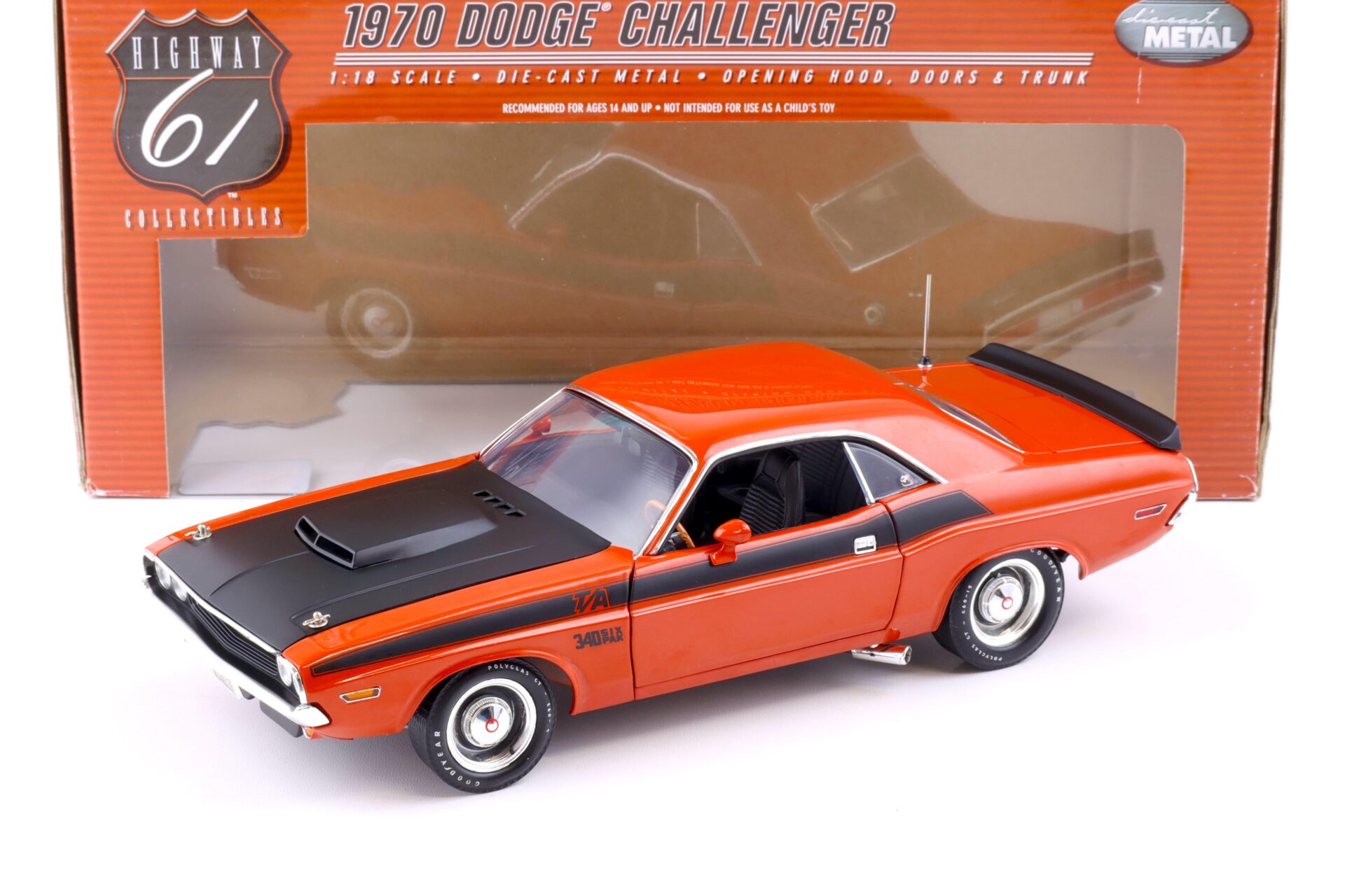 1:18 Highway61 Dodge Challenger T/A 340 Six Pak Coupe 1970 orange metallic