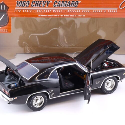 1:18 Highway61 Chevrolet Camaro SS 396 Coupe 1969 black/ white stripe