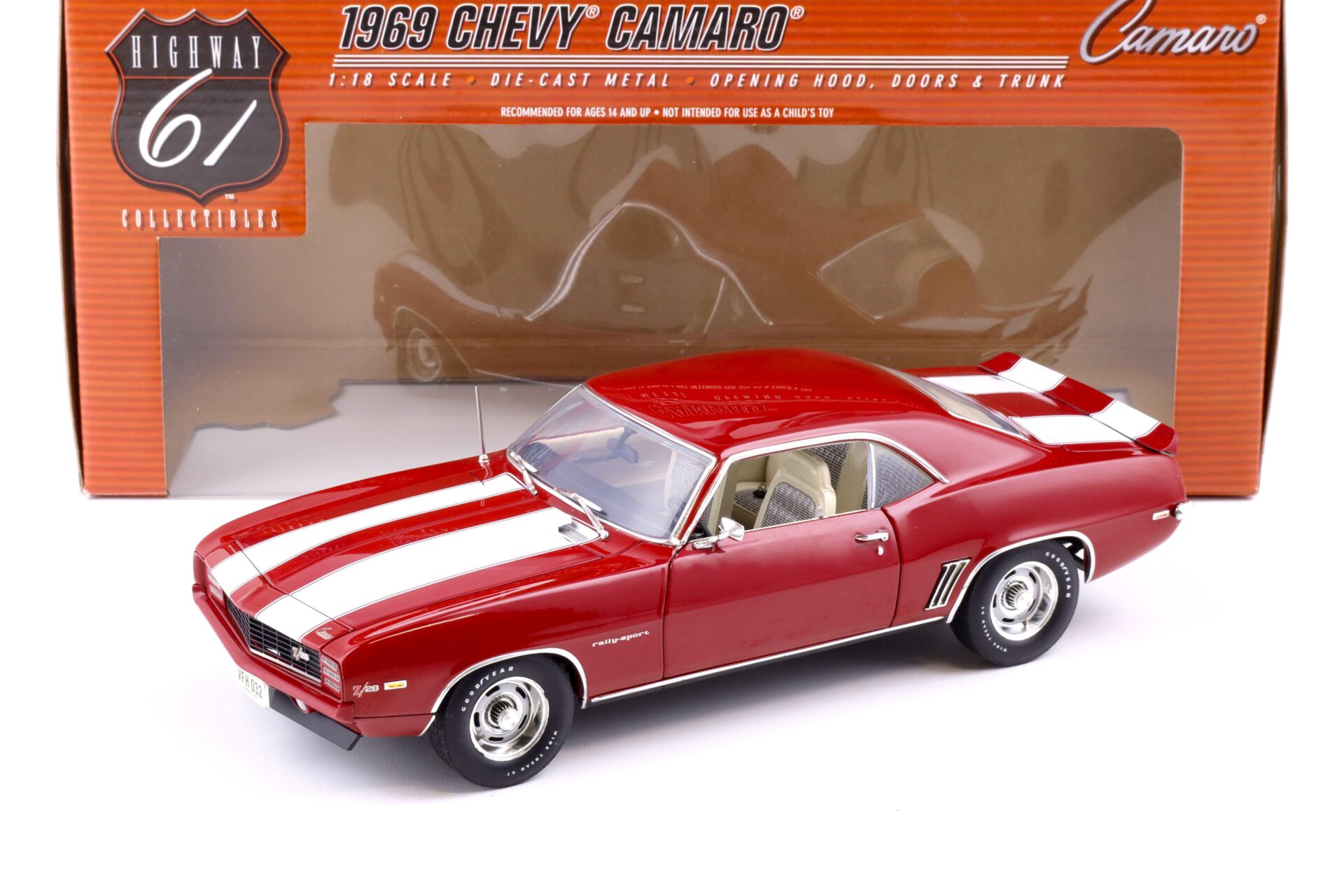 1:18 Highway61 Chevrolet Camaro Z/28 Rally-Sport Coupe 1969 red/ white stripes
