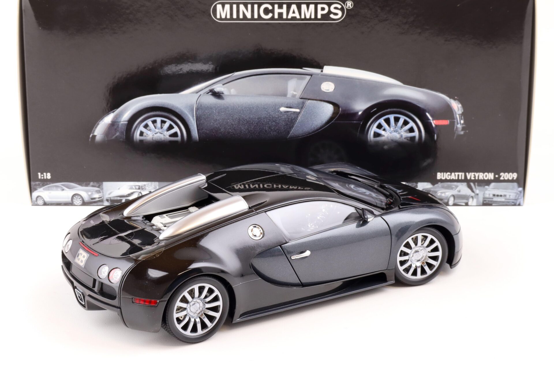 1:18 Minichamps Bugatti Veyron 2009 black metallic/ grey metallic
