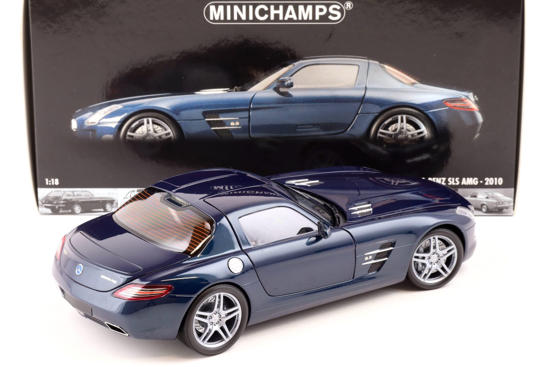 1:18 Minichamps Mercedes SLS AMG Coupe 2010 blue metallic