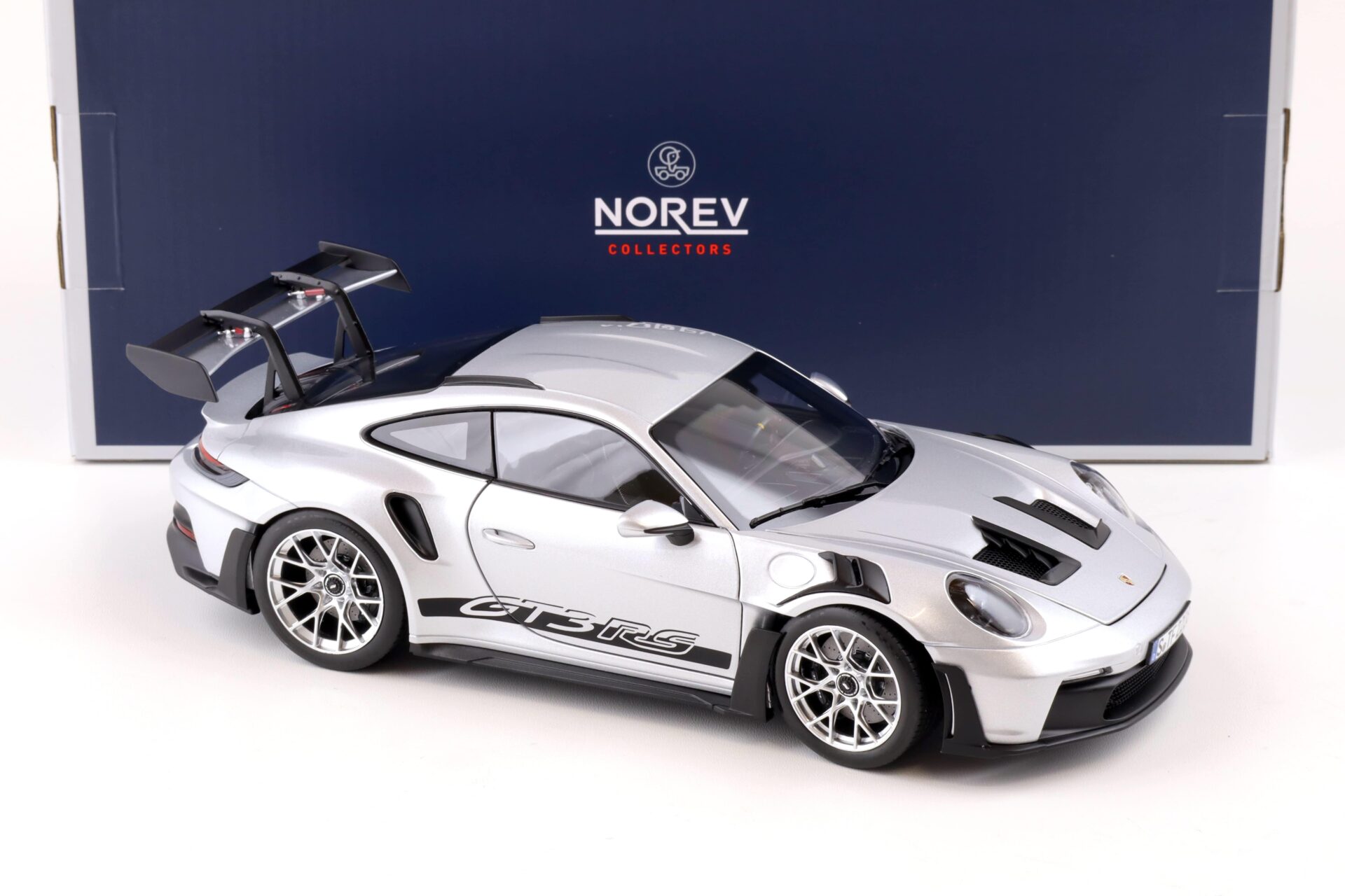 1:18 Norev Porsche 911 (992) GT3 RS Coupe 2022 GT-silver metallic 187357