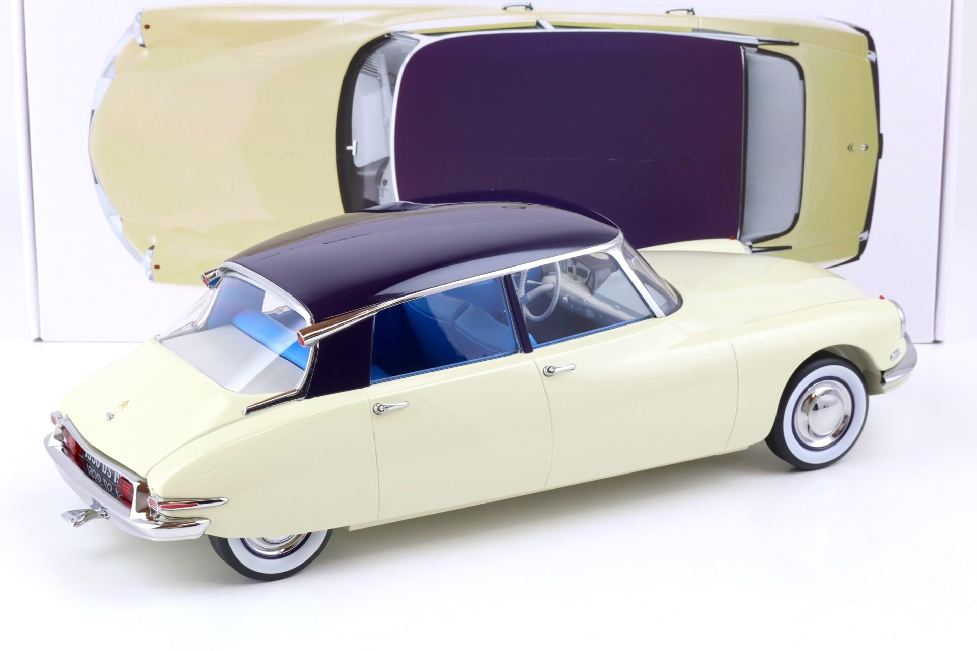 1:12 Norev Citroen DS 19 Champagne & Aubergine 1956