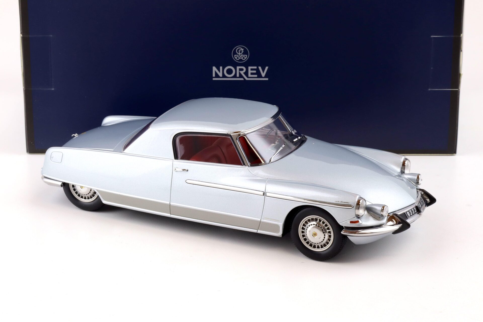 1:18 Norev Citroen DS 19 Le Dandy 1964 silver - Limited 200 pcs.