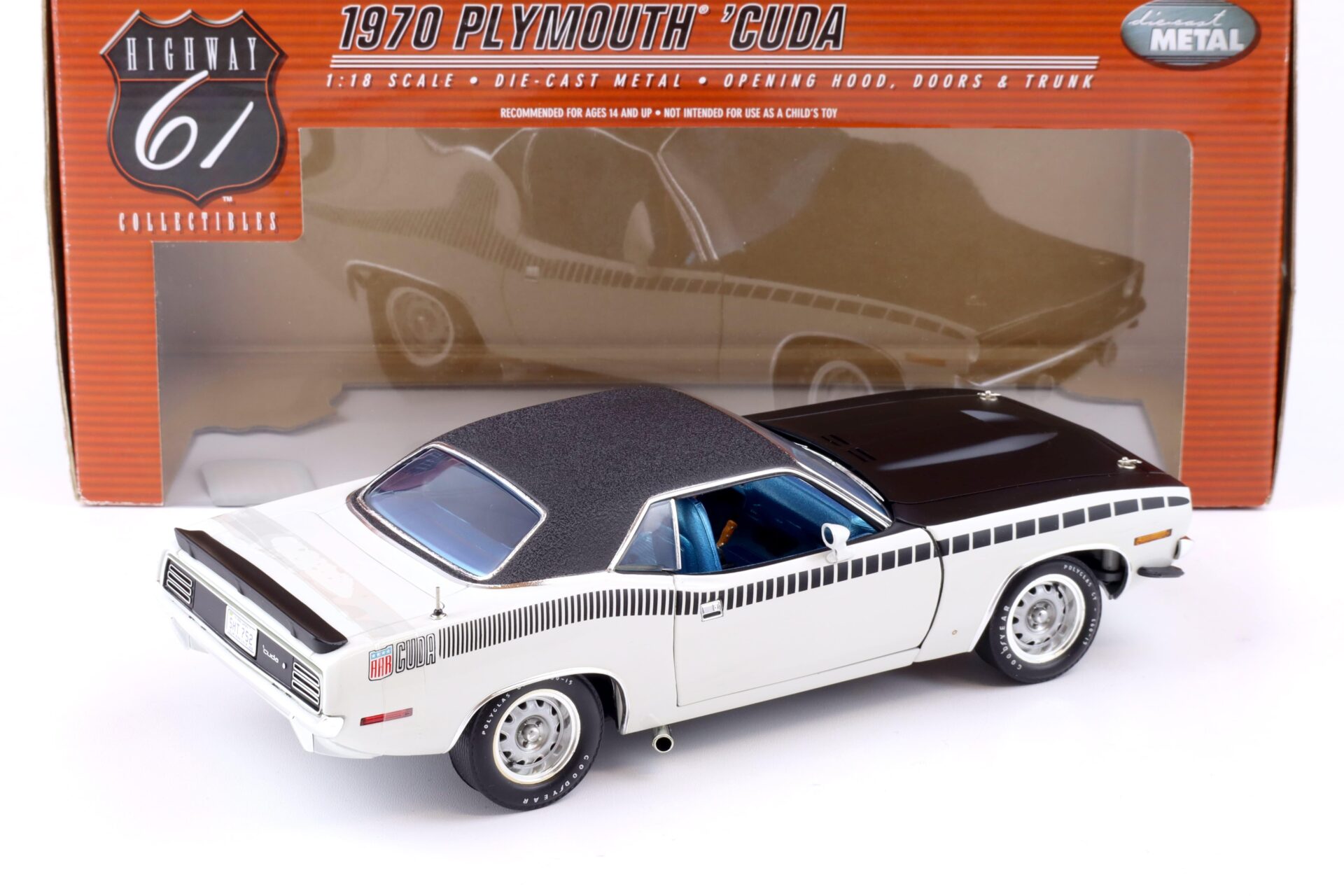 1:18 Highway61 Plymouth Cuda AAR Coupe 1970 white/ black vinyl roof 50613