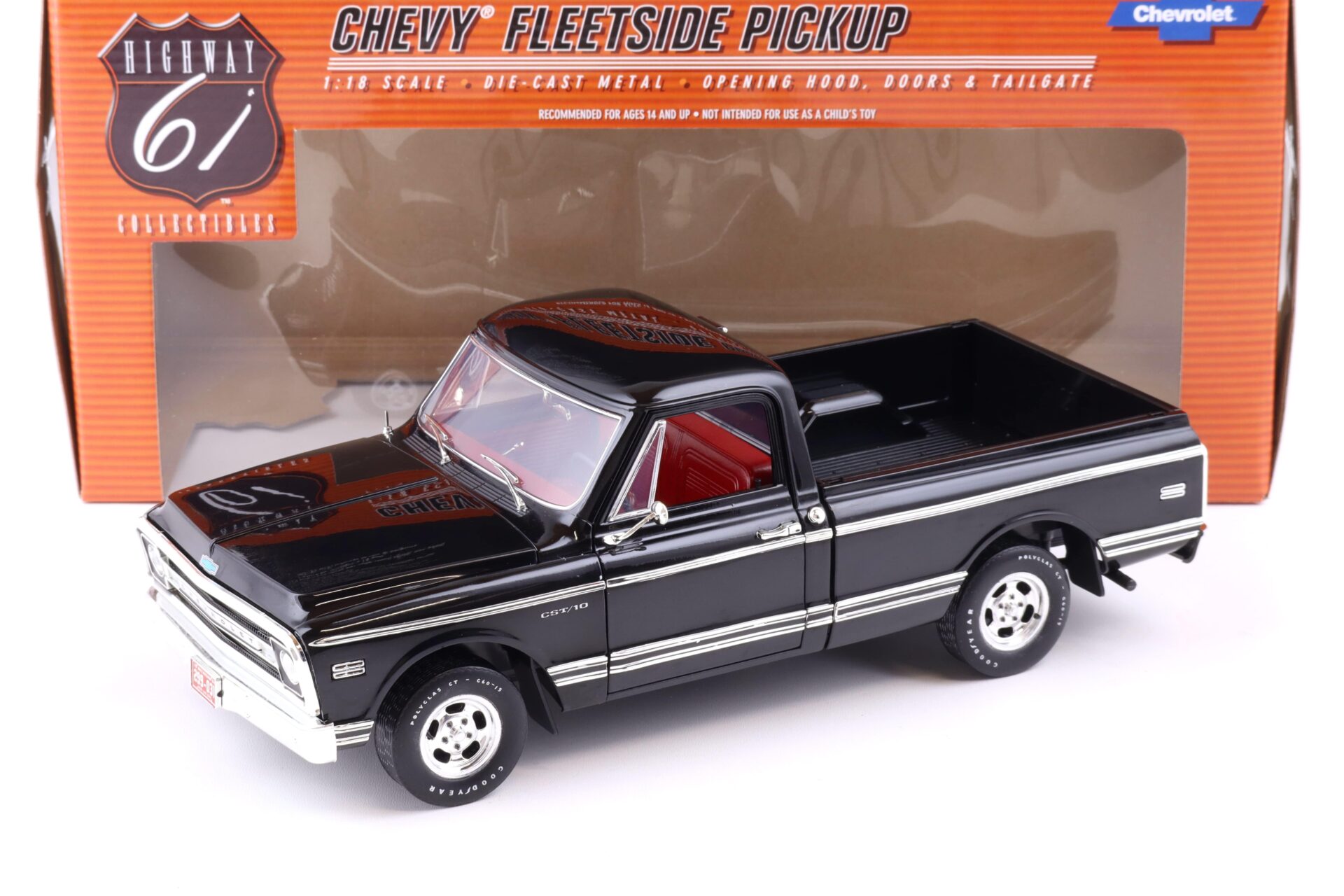 1:18 Highway61 Chevrolet Fleetside CST/10 Pickup black 50813