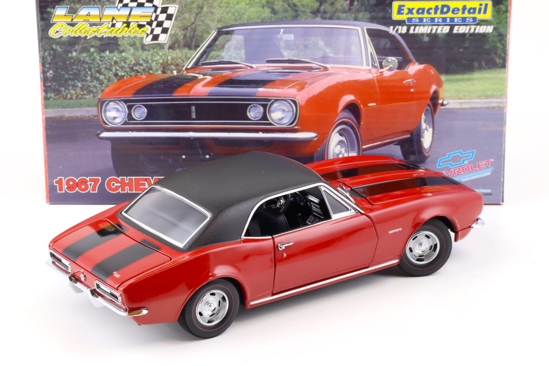 1:18 Exact Detail Chevrolet Camaro Z-28 Coupe 1967 red/ black vinyl roof