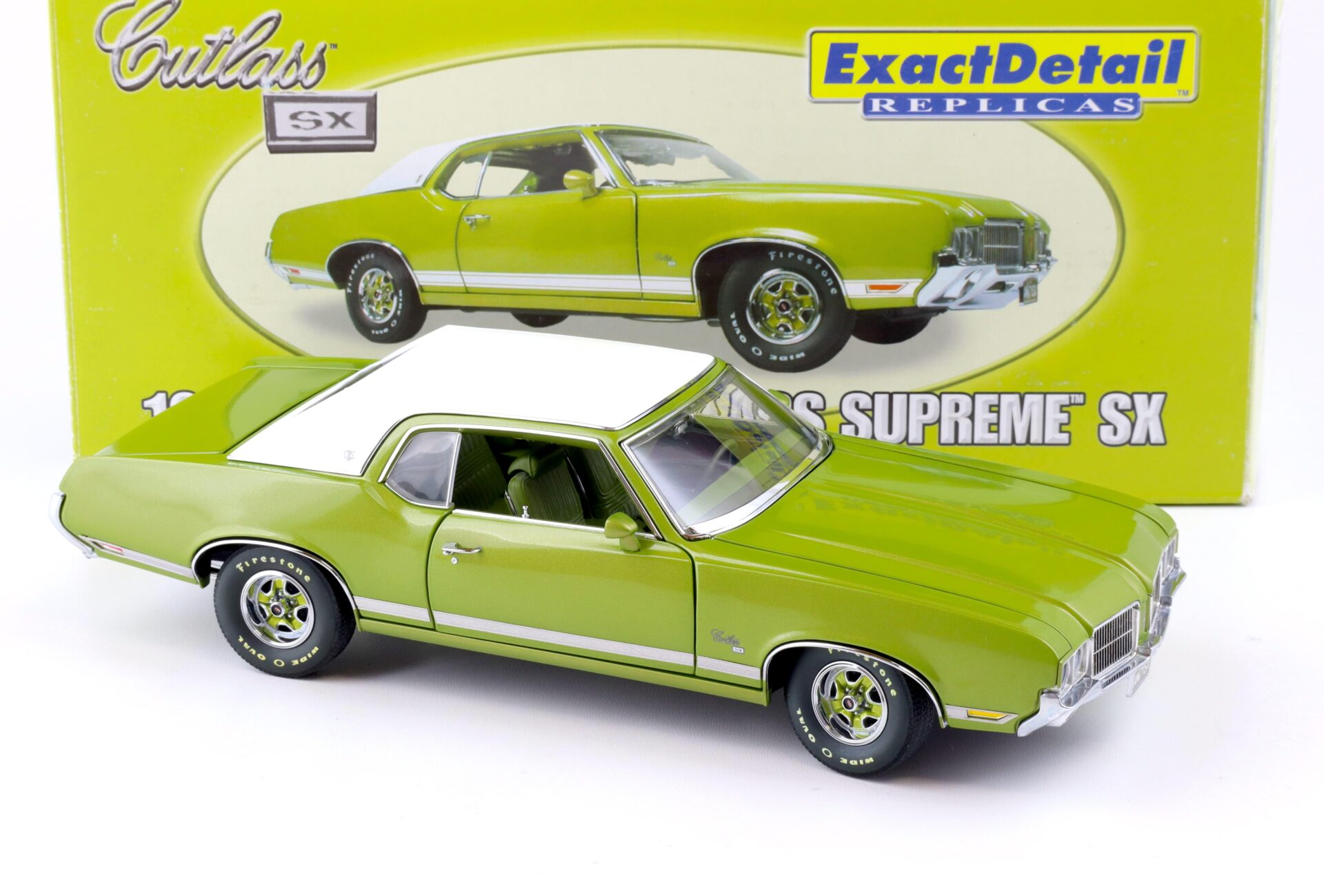 1:18 Exact Detail 1971 Oldsmobile Cutlass Supreme SX Coupe green/ white WCC304