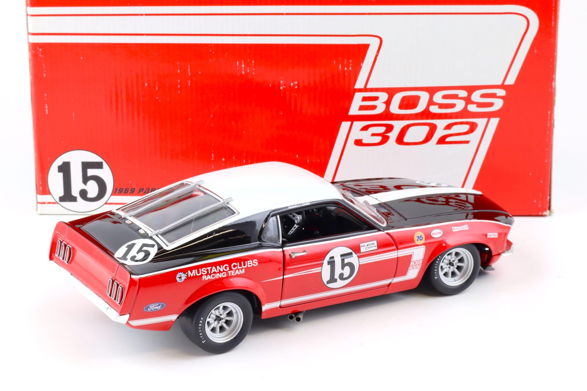 1:18 Welly 1969 Ford Mustang Boss 302 Trans Am Mustang #15 Parnelli Jones