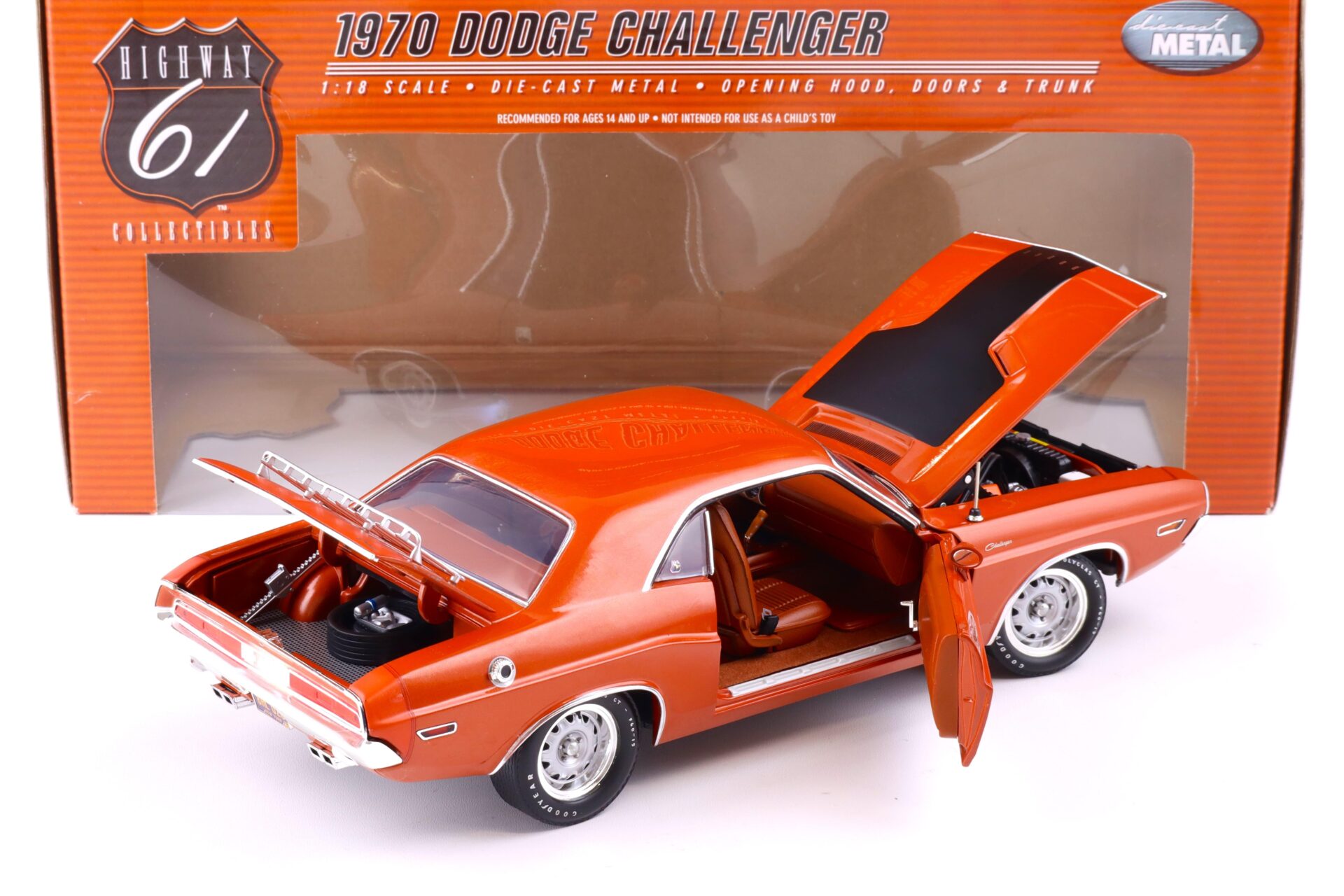 1:18 Highway61 Dodge Challenger Coupe 1970 orange metallic 50782