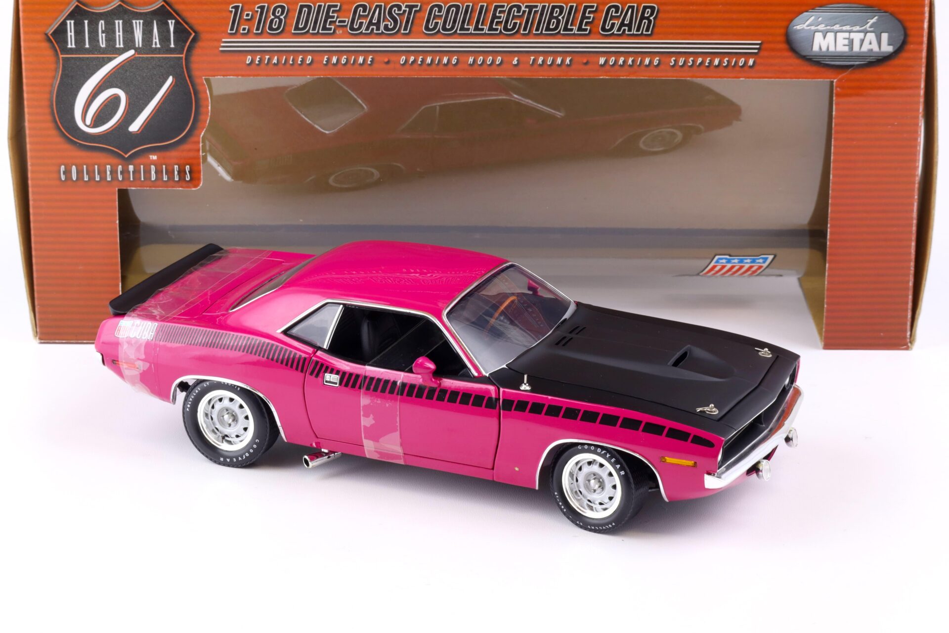 1:18 Highway61 Plymouth Cuda AAR Coupe 1970 Moulin Rouge pink 50408