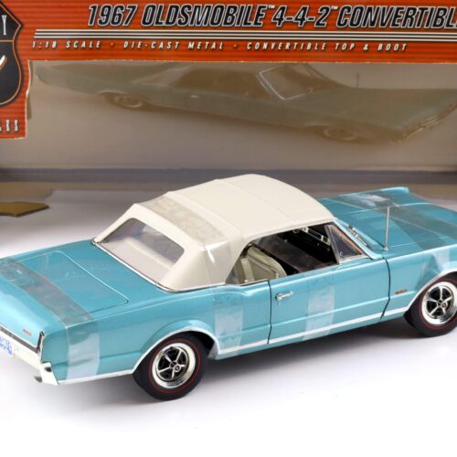 1:18 Highway61 Oldsmobile 442 Convertible 1967 with Top blue metallic 50112
