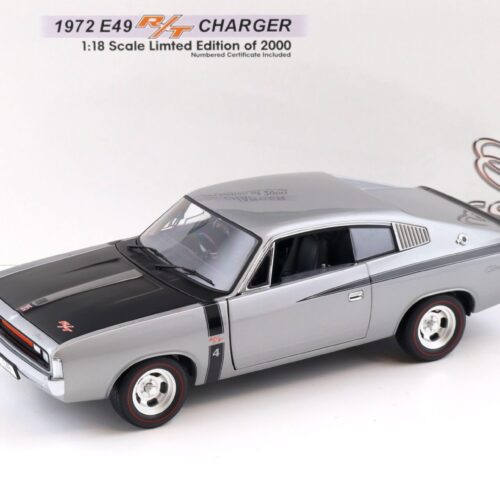 1:18 Classic Carlectables 1972 Chrysler E49 R/T Charger Mercury silver metallic 18138