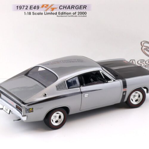 1:18 Classic Carlectables 1972 Chrysler E49 R/T Charger Mercury silver metallic 18138