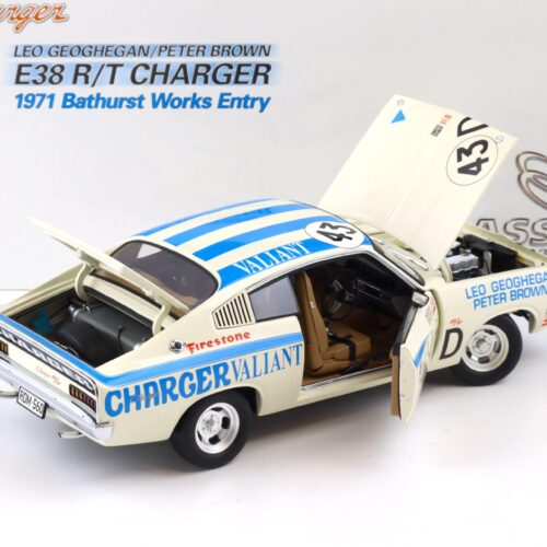 1:18 Classic Carlectables Chrysler E38 R/T Charger 1971 Bathurst Works Entry Geoghegan #43