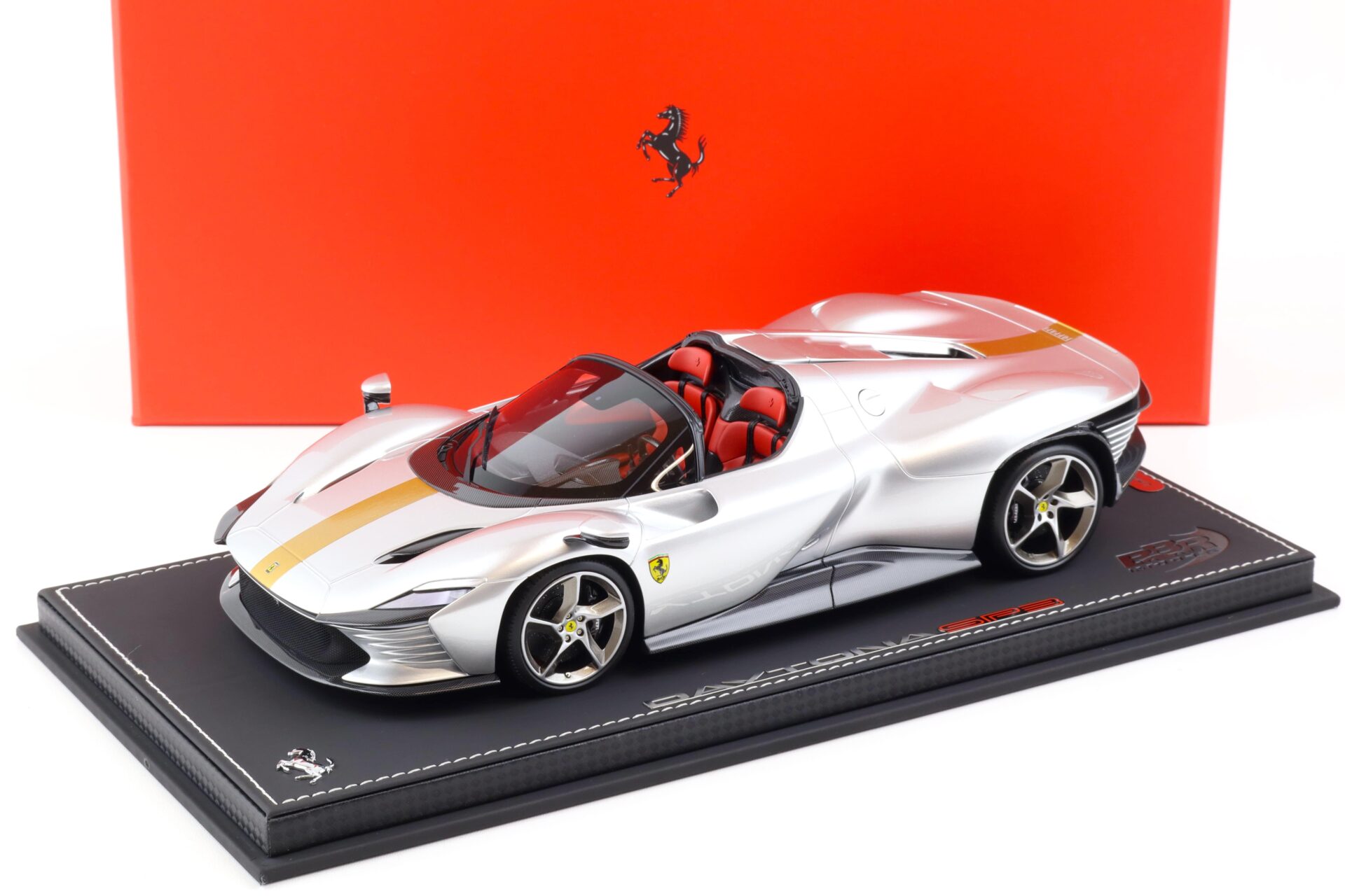 ID 86464 orig.jpg 1:18 BBR Ferrari SP3 Daytona Serie Icona Argento Nurburgring - Limited 48 pcs.