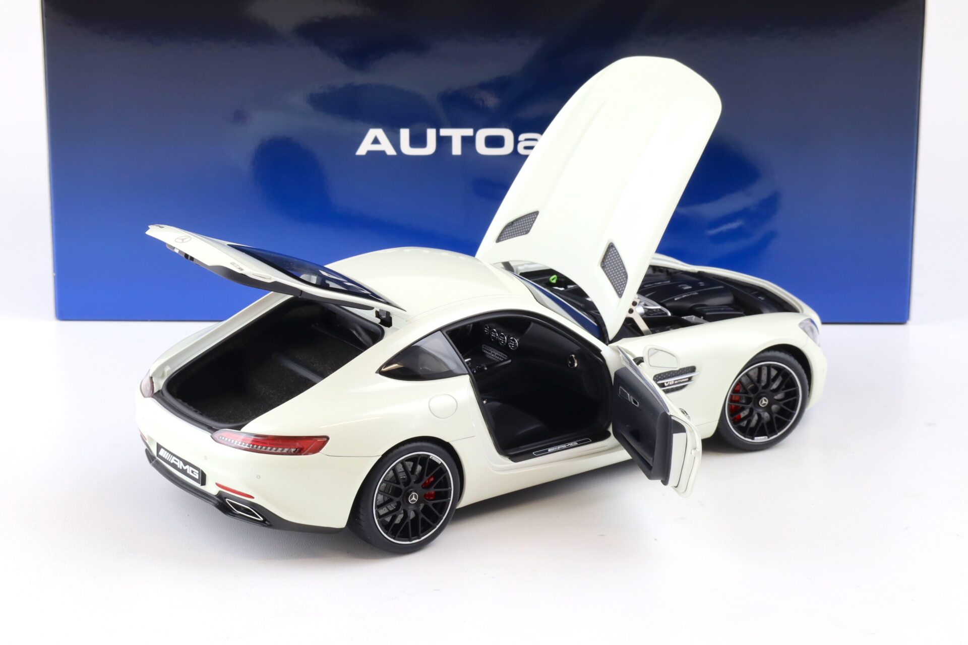 1:18 AUTOart Mercedes AMG GT S Coupe white 76311
