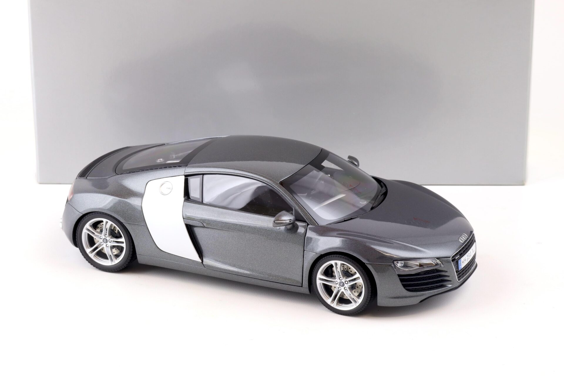 1:18 Kyosho Audi R8 4.2 FSI Quattro Coupe Daytona grey Audi Collection