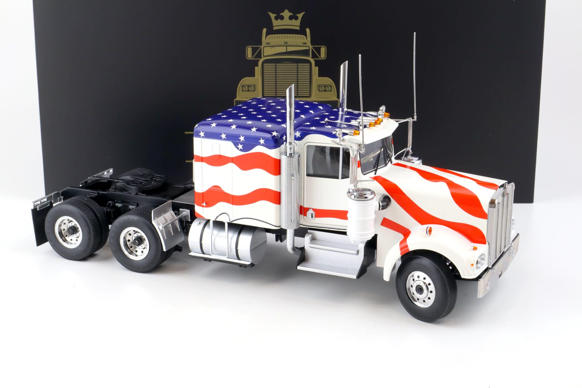 1:18 Road Kings LKW Kenworth W900 SZM Stars & Stripes white/ blue/ red RK180125