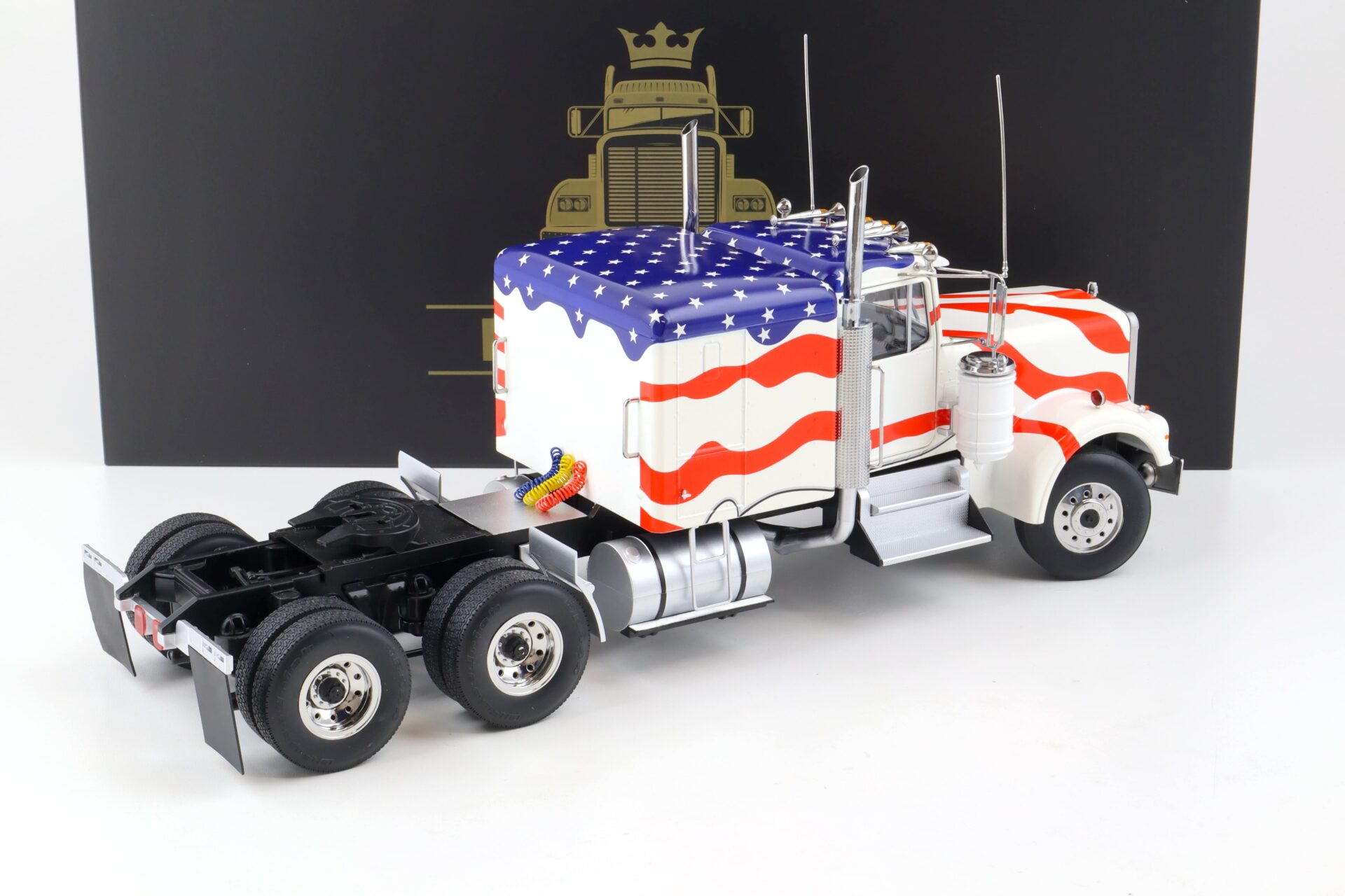 1:18 Road Kings LKW Kenworth W900 SZM Stars & Stripes white/ blue/ red RK180125