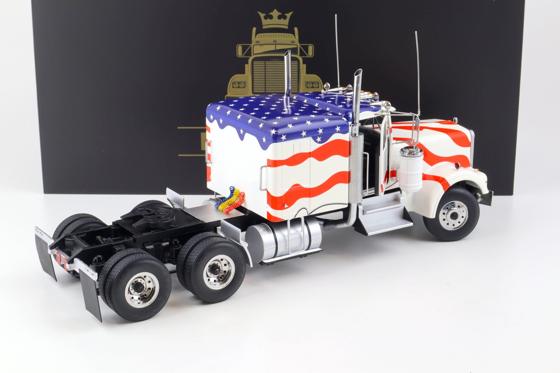 1:18 Road Kings LKW Kenworth W900 SZM Stars & Stripes white/ blue/ red RK180125
