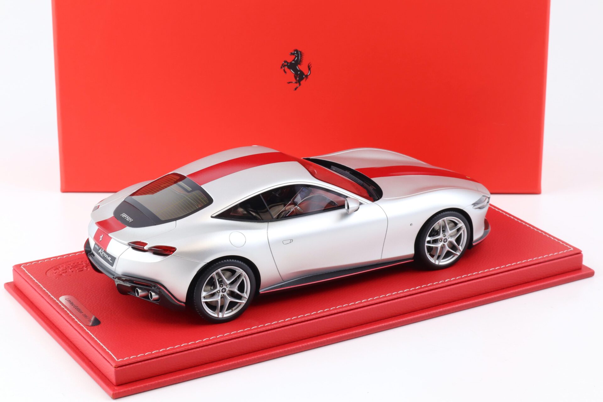 1:18 BBR Ferrari Roma 30th Anniversary matte Sanu silver with Showcase - Limited 180 pcs.