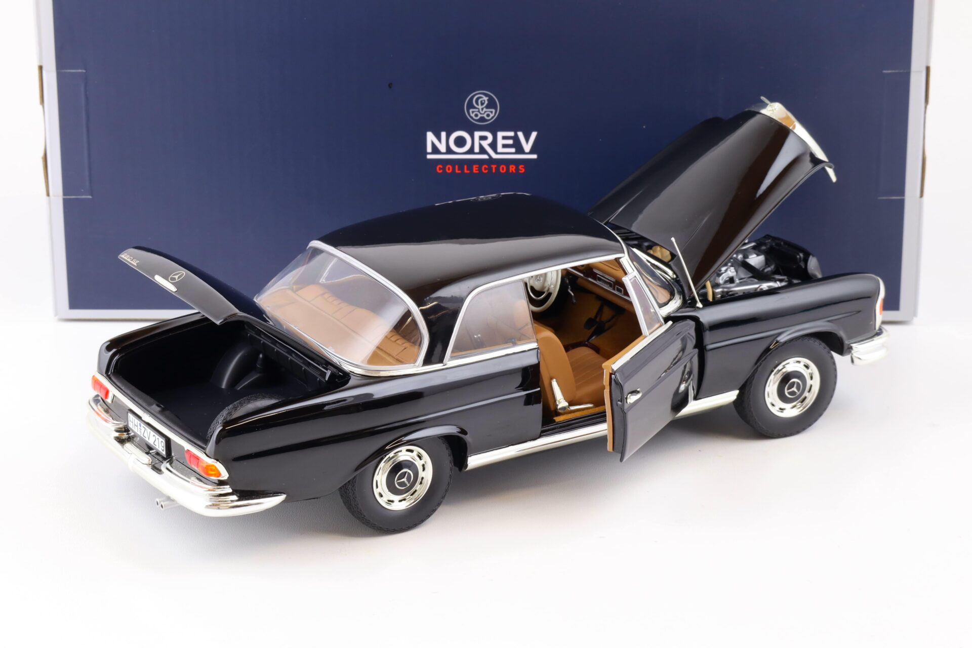 1:18 Norev Mercedes 280 SE CoupÃ© 1969 black 183432