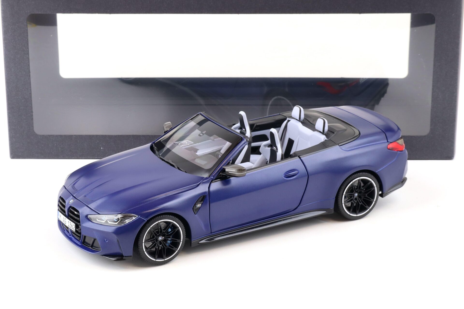 1:18 Minichamps BMW M4 Convertible (G83) Frozen Portimao blue 2020 DEALER VERSION