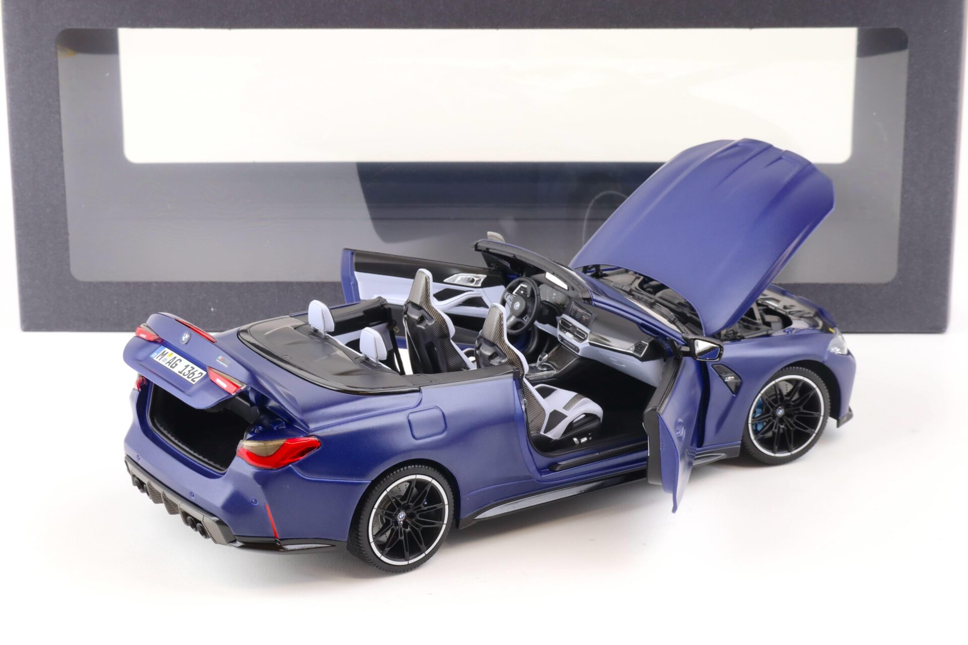 1:18 Minichamps BMW M4 Convertible (G83) Frozen Portimao blue 2020 DEALER VERSION