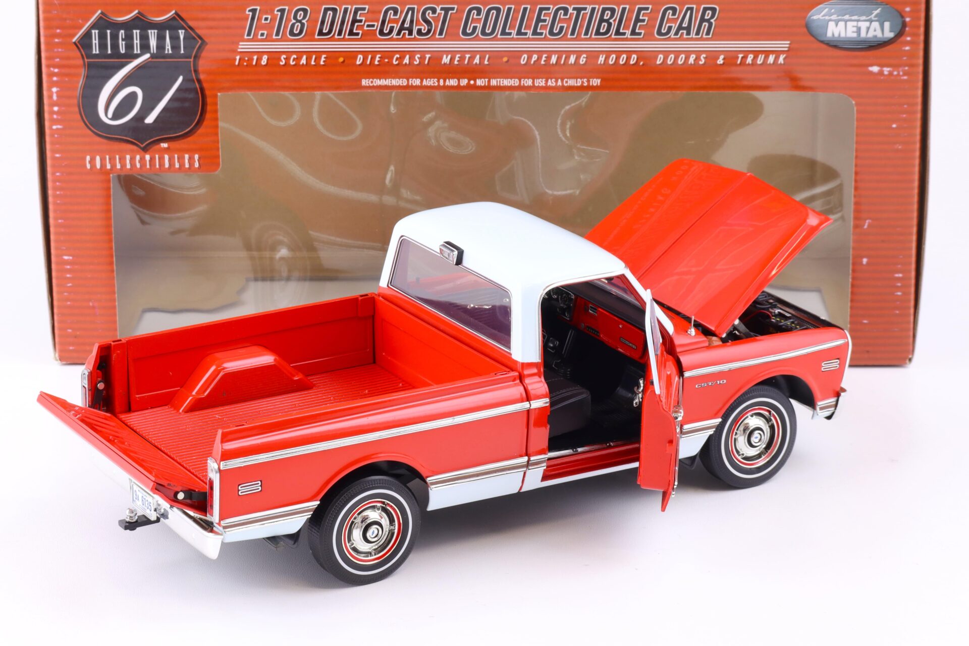 1:18 Highway61 Chevrolet Fleetside Pickup 1972 CST/10 red/ white 50559