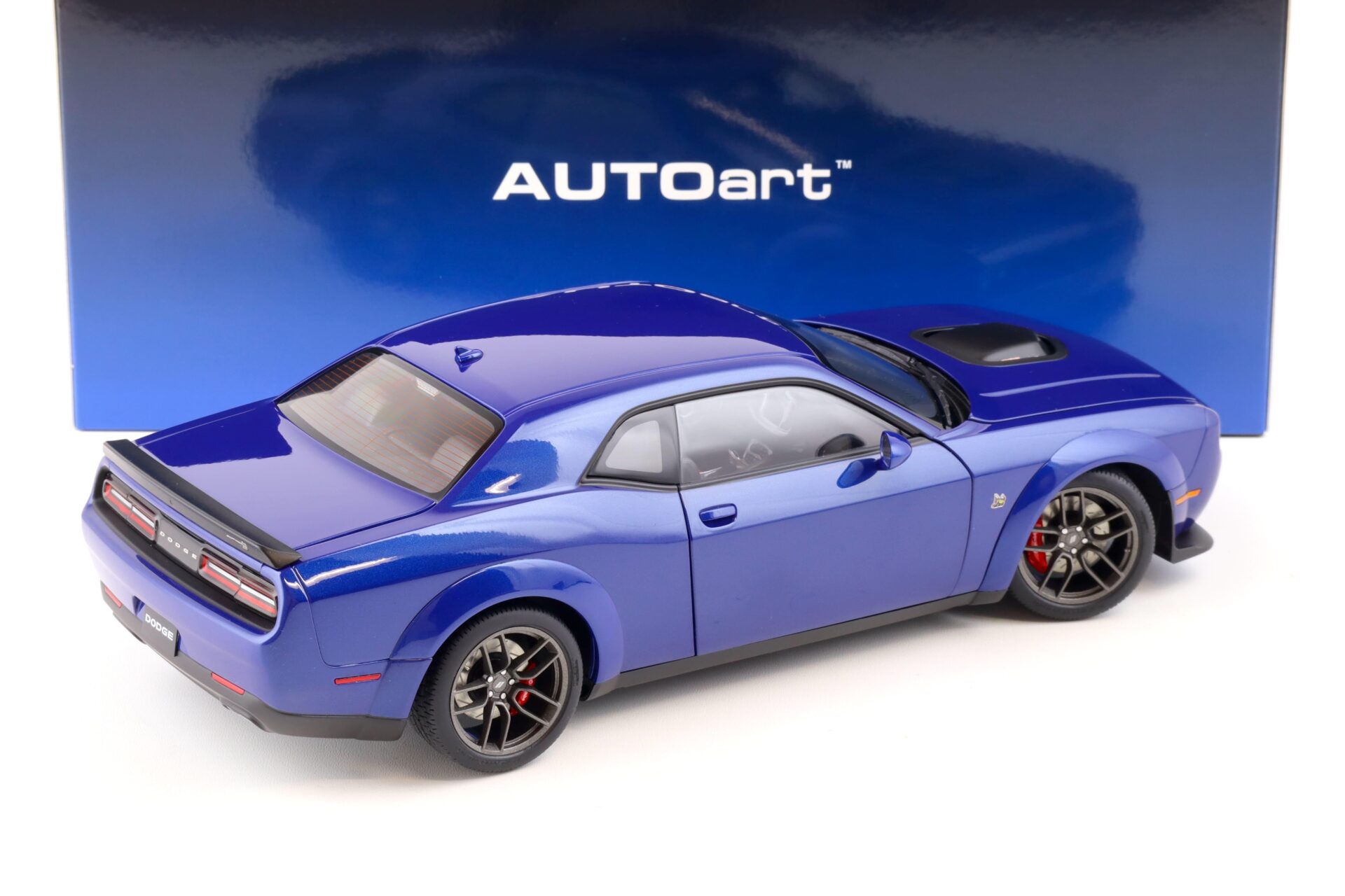 1:18 AUTOart Dodge Challenger R/T Scat Pack Widebody 2022 Indigo blue 71772