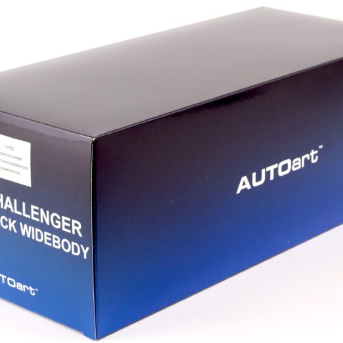 1:18 AUTOart Dodge Challenger R/T Scat Pack Widebody 2022 Sinamon Stick 71773