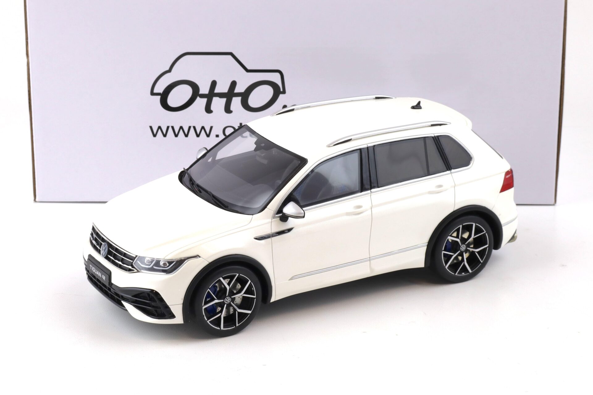 ID 87012 orig.jpg 1:18 OTTO mobile OT1001 VW Tiguan R white 2021
