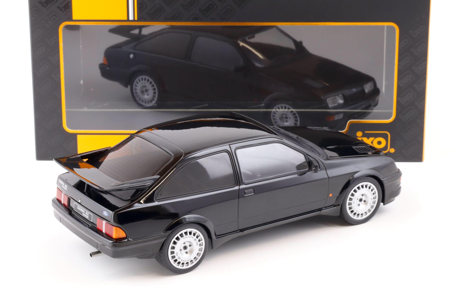 1:18 IXO Ford Sierra RS Cosworth 1987 black