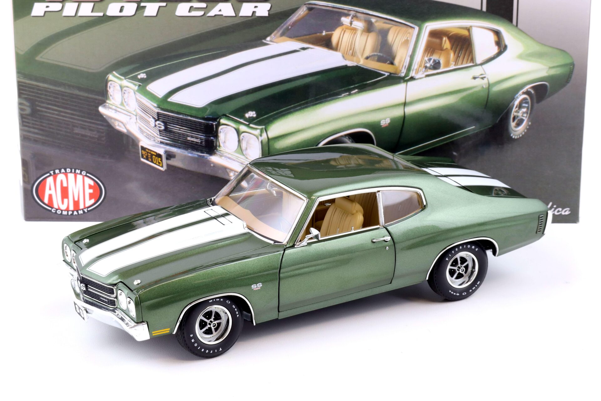 ID 87253 orig.jpg 1:18 AMCE 1970 Chevrolet Chevelle 454 LS6 Coupe Pilot Car green metallic/ white