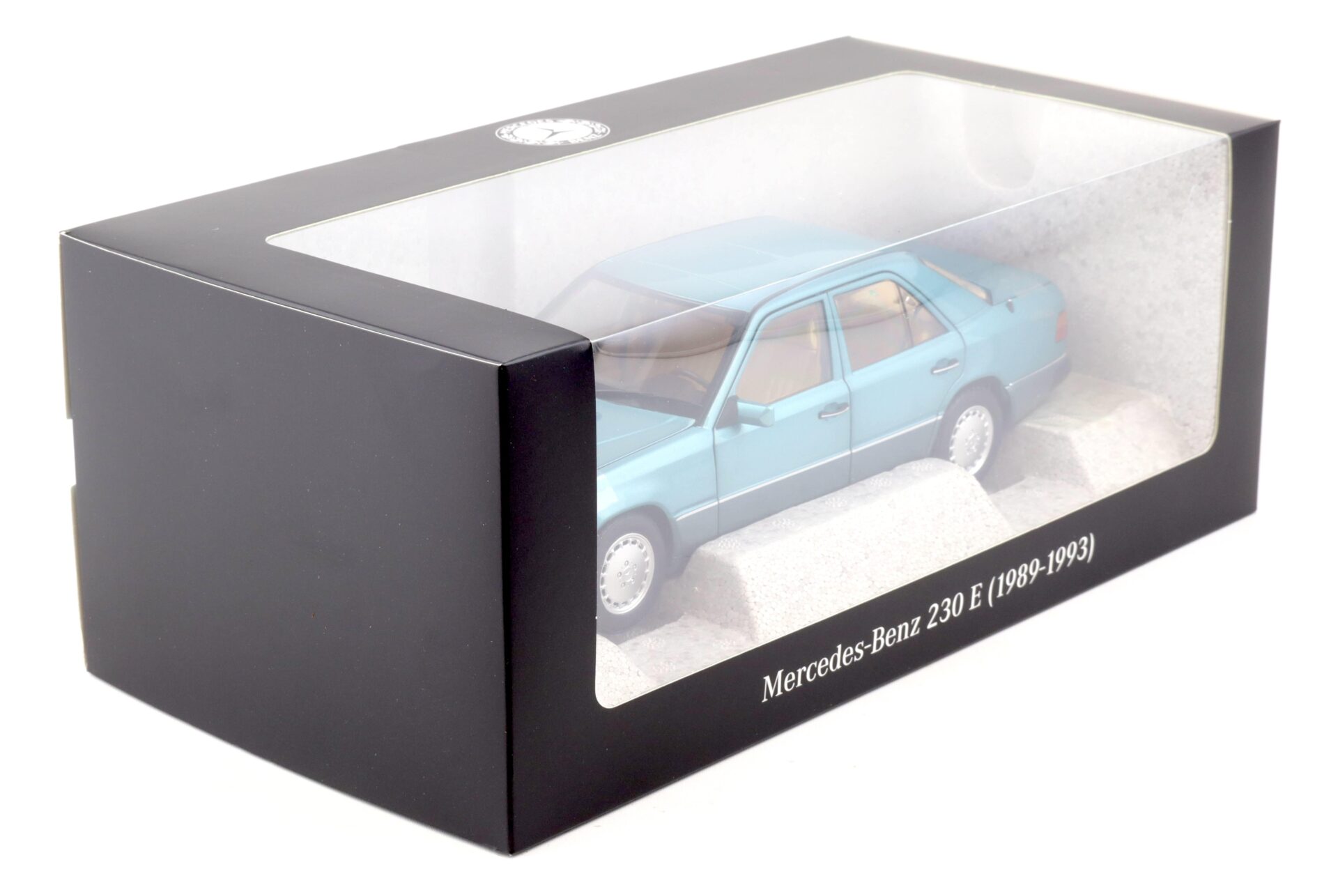 1:18 Norev Mercedes 230 E W124 Limousine 1992 beryll metallic DEALER VERSION