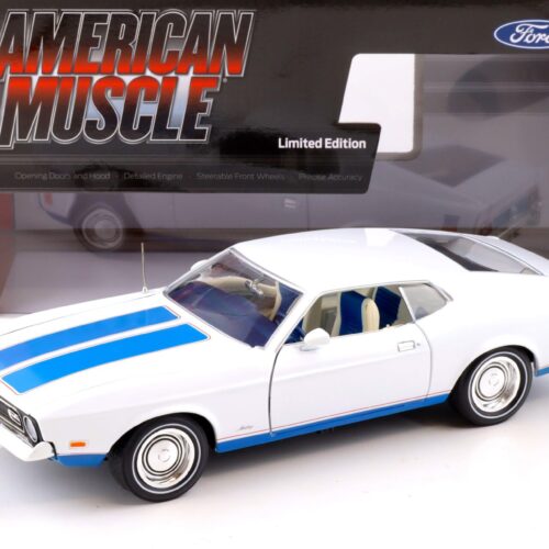 1:18 Auto World 1972 Ford Mustang Fastback Sprint Class of 1972 white/ blue