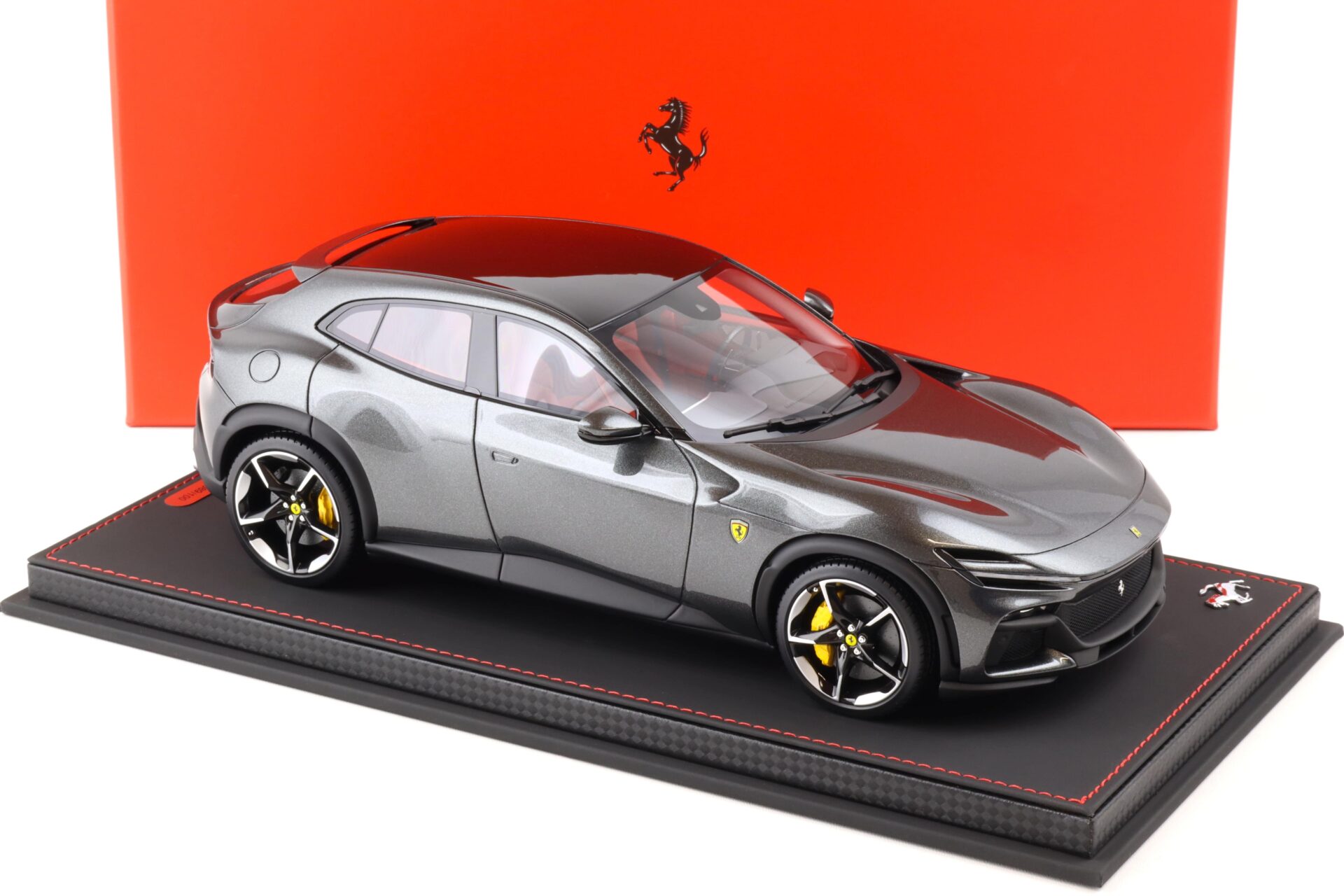 1:18 BBR Ferrari Purosangue Grigio Silverstone metallic/ red interior - Limited 100 pcs.