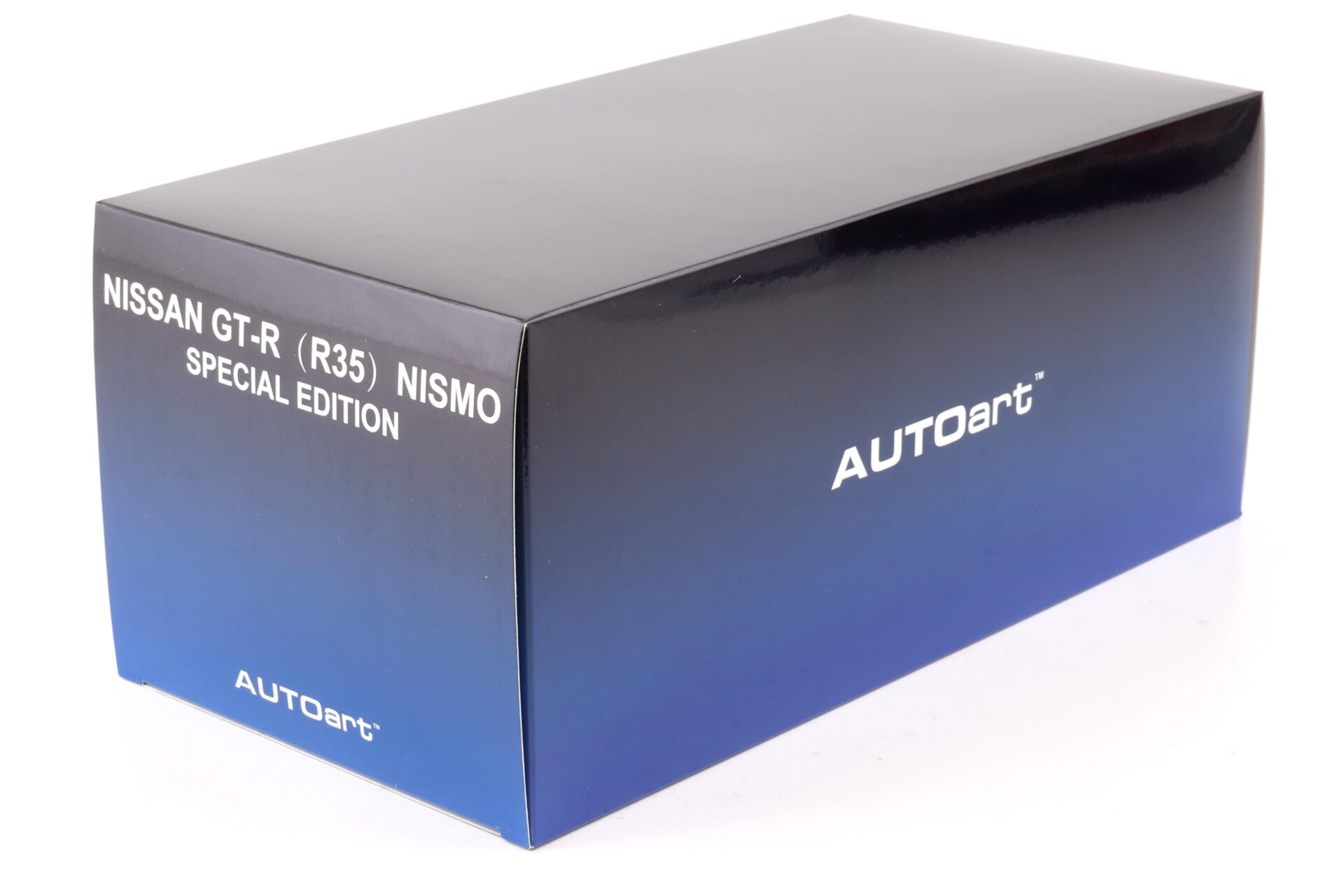 1:18 AUTOart Nissan GT-R (R35) Nismo Special Edition 2022 Brilliant white pearl 77501