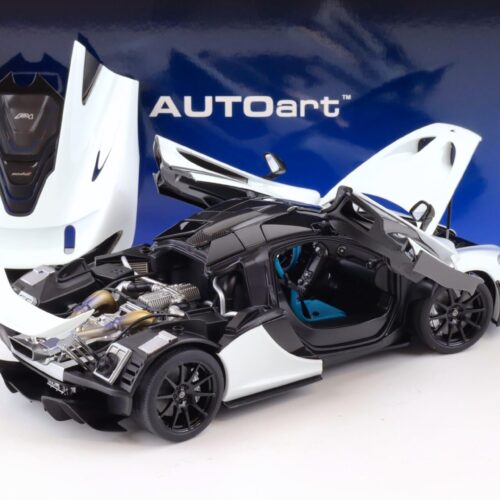 1:18 AUTOart McLAREN P1 2013 Alaskan Diamond white/ blue black interior 76066