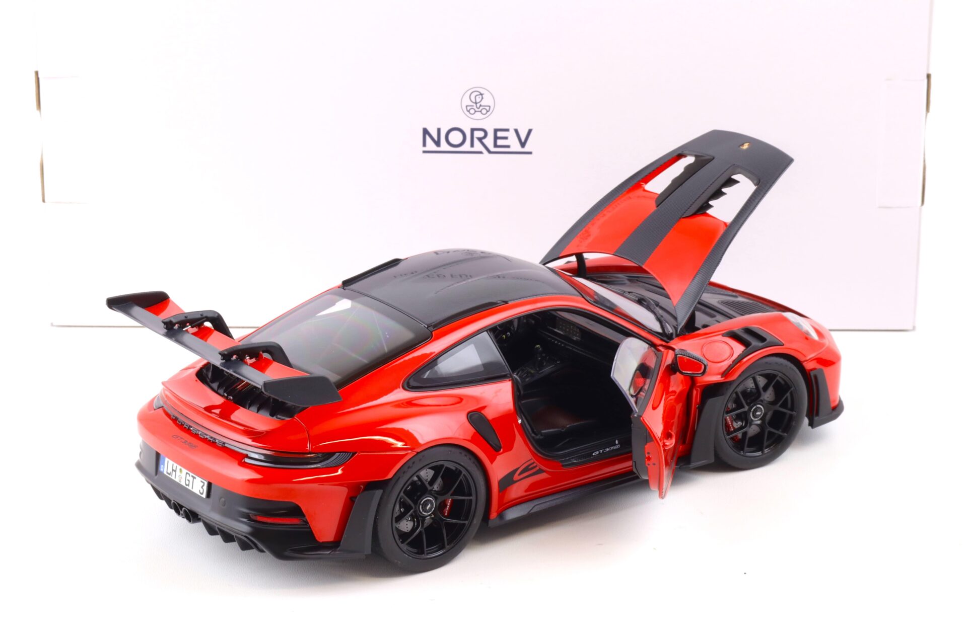 1:18 Norev Porsche 911 (992) GT3 RS Weissach Package 2022 Indisch red/ black wheels