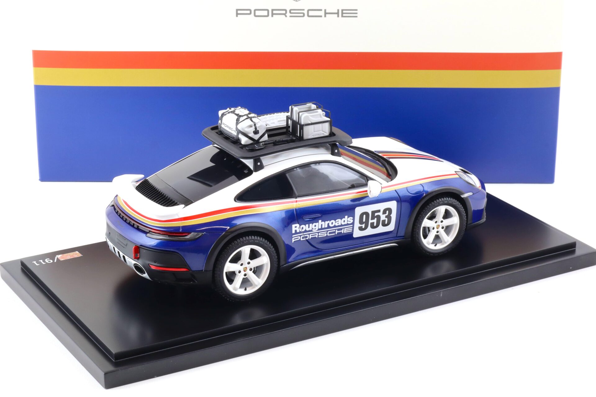 1:18 Spark Porsche 911 (992) Dakar Roughroads #953 Tequipment WAP DEALER