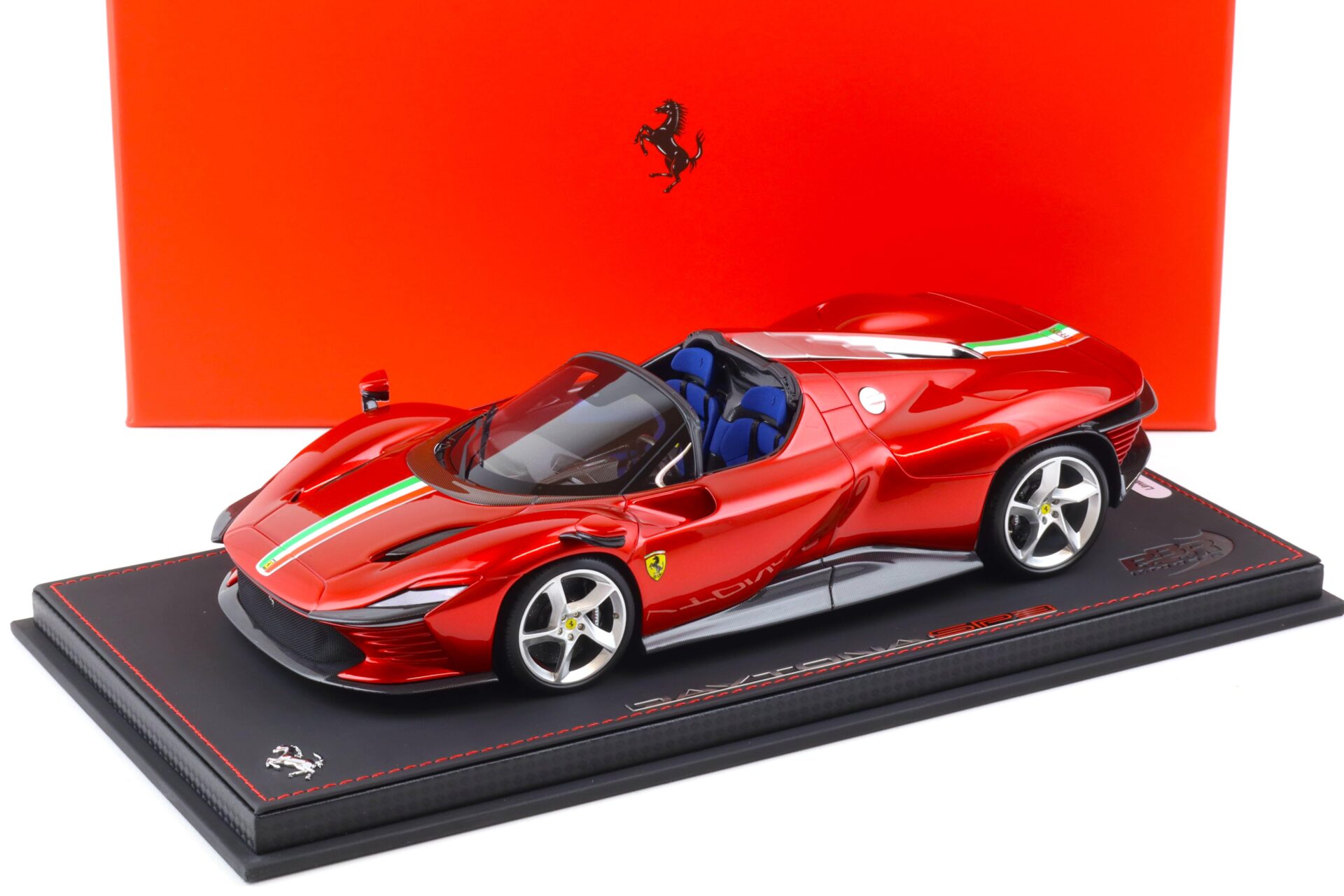 1:18 BBR Ferrari SP3 Daytona Serie Icona Rosso Magma red/ Italian Flag - Limited 21 pcs.