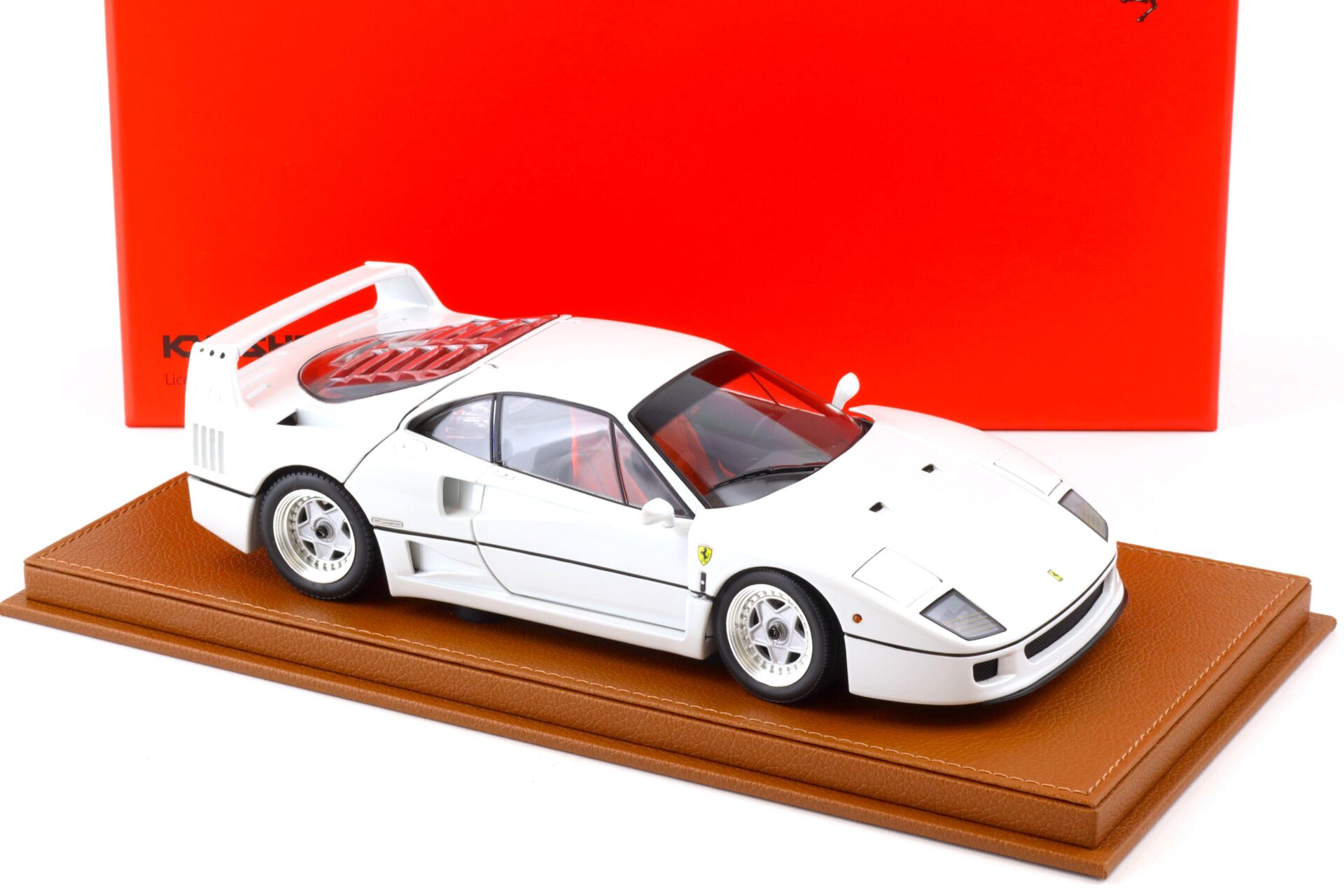 1:18 BBR Kyosho Ferrari F40 metallic white with Showcase - Limited 78 pcs.