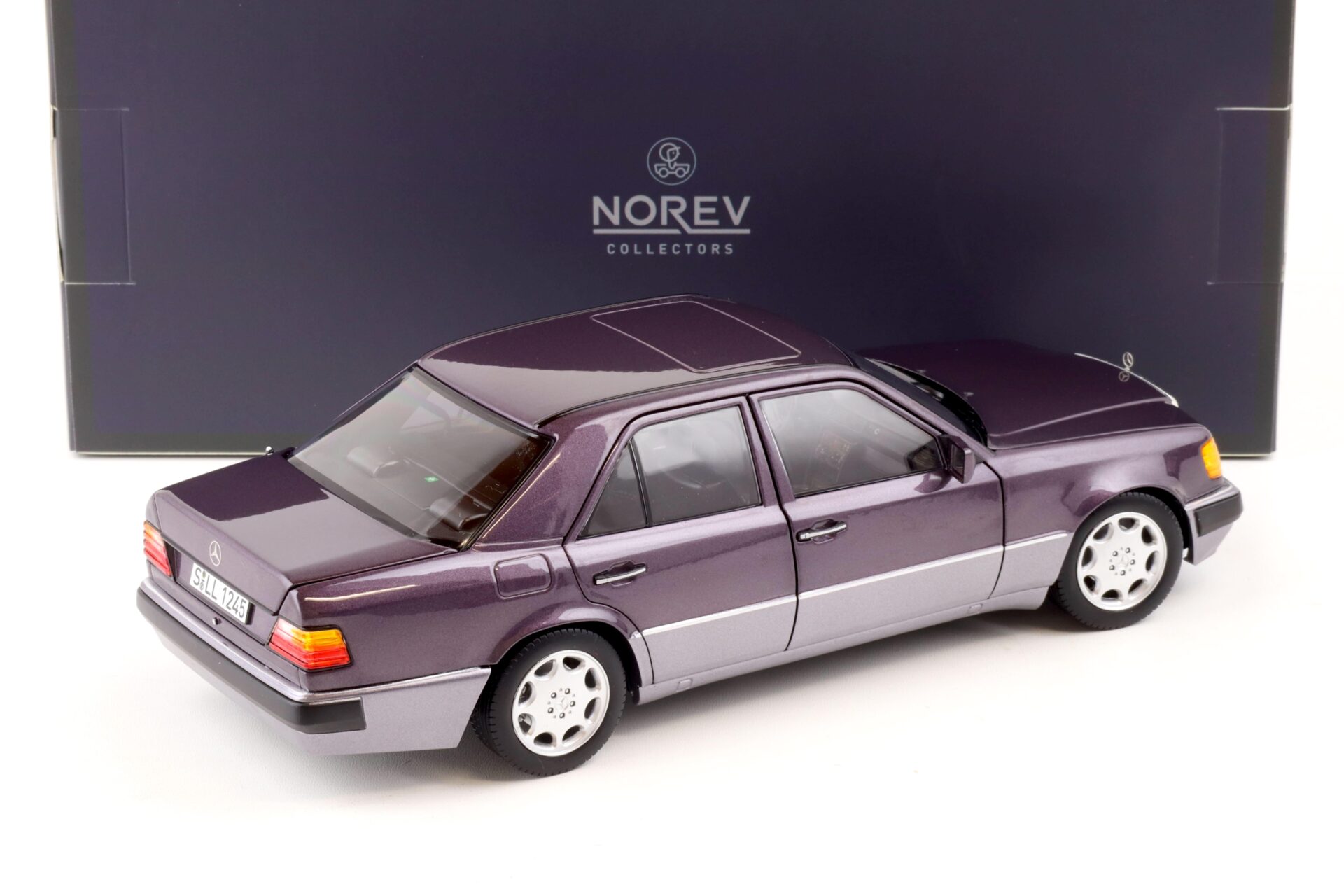 1:18 Norev Mercedes 500 E W124 Limousine 1990 bornit metallic - Limited 300 pcs.