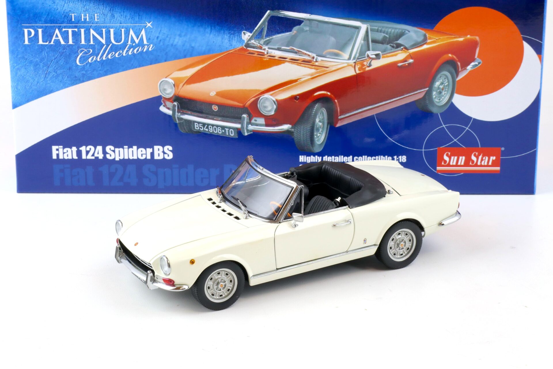 ID 88132 orig 1.jpg 1:18 Sun Star 1967 Fiat 124 Spider AS Bianco white 4902