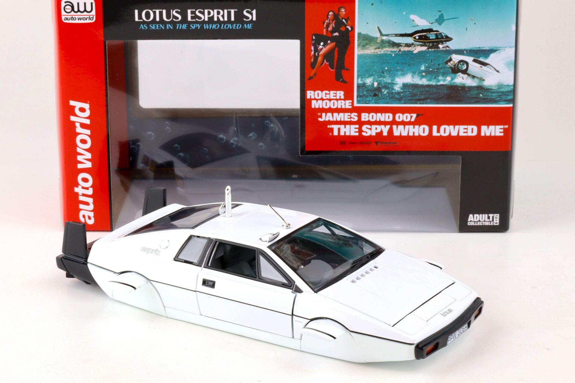 1:18 Auto World 1971 Lotus Esprit S1 white James Bond 007 The Spy Who Loved Me