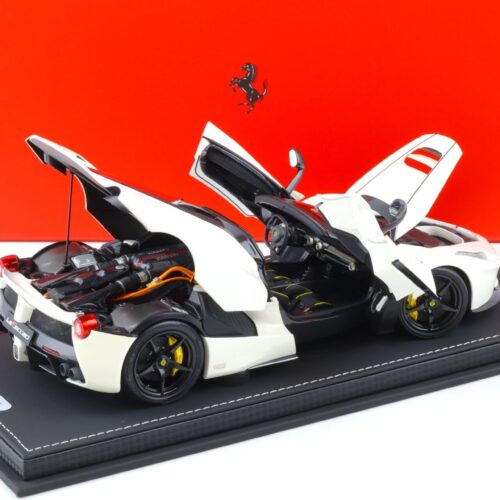 1:18 BBR Ferrari LaFerrari Aperta Bianco Avus white/ black wheels with display - Limited 48 pcs.